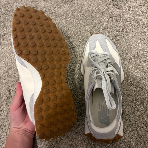 New Balance Women's 327 Grey/White - Picture 5 of 5